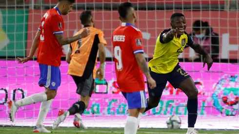 Moisés Caicedo le anotó un gol a Chile en San Carlos de Apoquindo. Chelsea planea pagar casi 100 millones por él.