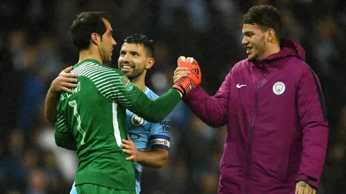 Ederson Moraes y Claudio Bravo compartieron en el Manchester City durante tres temporadas.