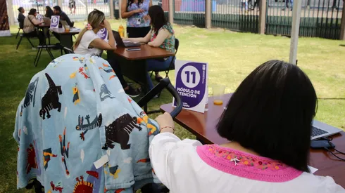 Orientan a vecinas para solicitar el pago de pensiones de alimentos.