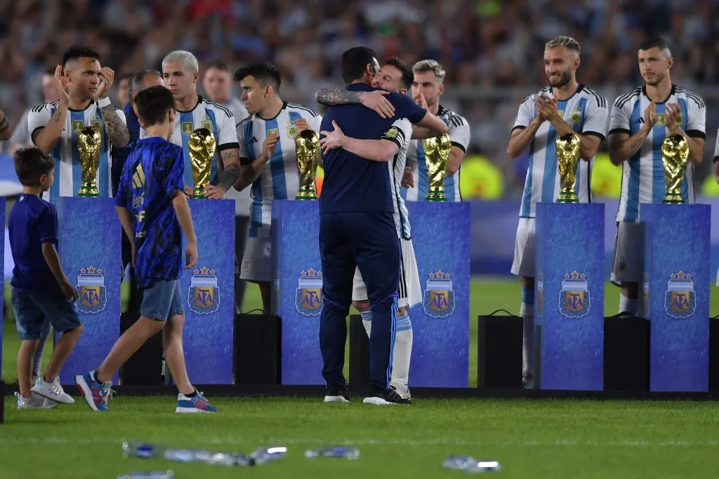 Lionel Messi y Lionel Scaloni son los dos grandes artífices de la obtención del Mundial de Qatar. | Foto: Getty