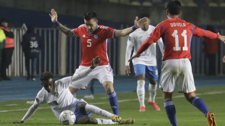 Matías Zaldivia fue titular en la Roja ante Cuba y en la U esperaban recuperarlo para la Copa Chile, pero recibieron un portazo.