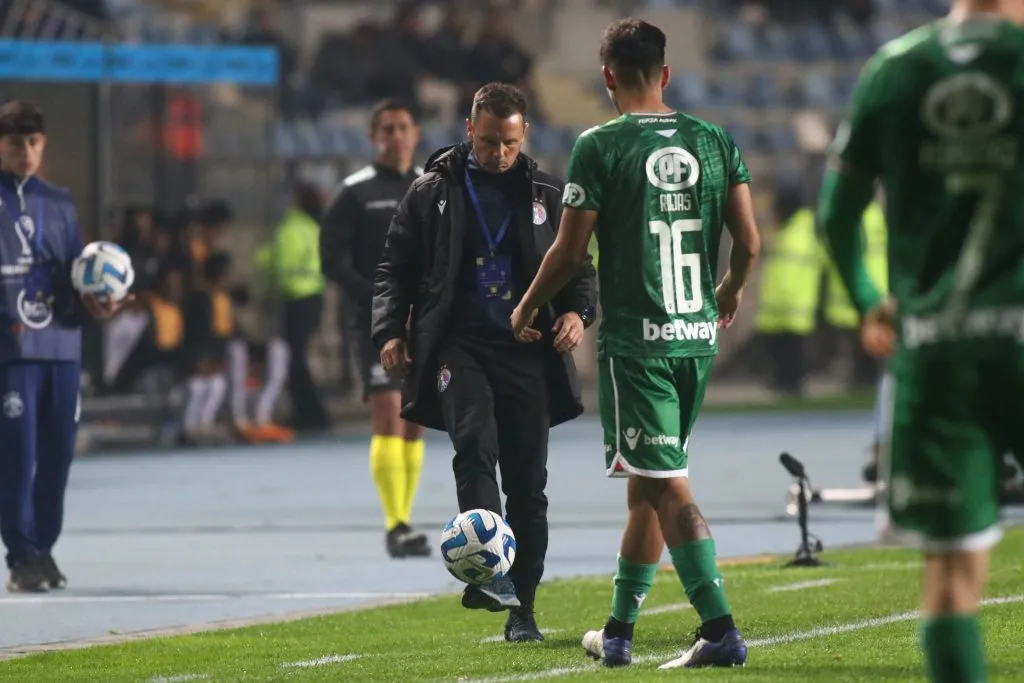 Luca Marcogiuseppe llegó a Audax Italiano previo al cierre de la primera rueda y, aún con vida en Copa Sudamericana, prepara el plantel para la segunda parte del año. Foto: Photosport.