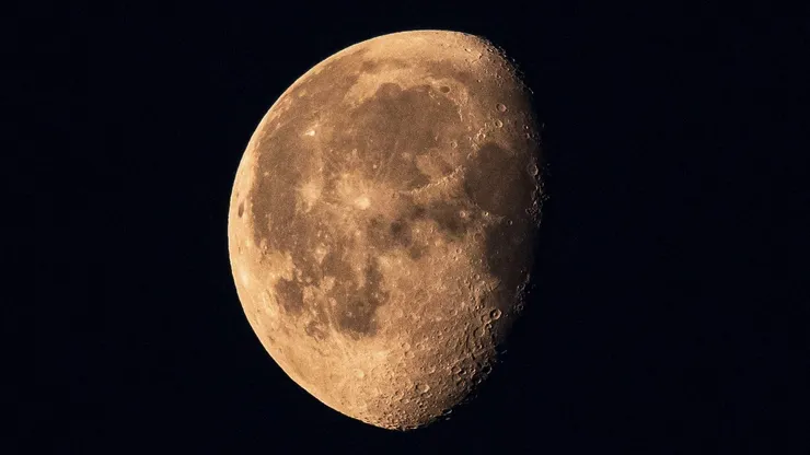 Luna.