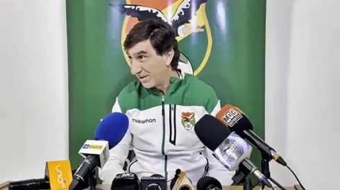 Gustavo Costas criticó fuertemente al fútbol boliviano.