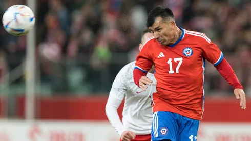 Gary Medel podría seguir en Europa. Según Aldo Schiappacasse, el Pitbull tiene conversaciones con un club de primera en España.