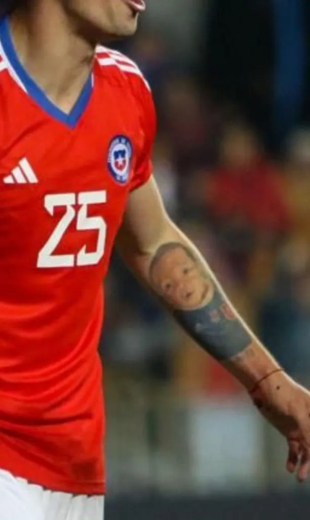 En las redes no pasó inadvertido el tatuaje de Rodrigo Echeverría.