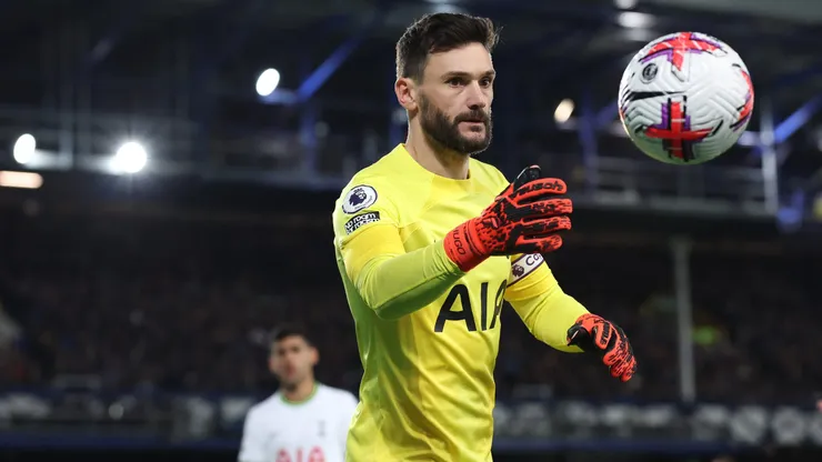 Hugo Lloris tiene un año más de contrato en el Tottenham Hotspur, pero anunció que quiere dejar el club.
