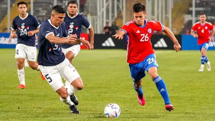 Alexander Aravena es otra de las sorpresas en la formación titular de la selección chilena contra Cuba.
