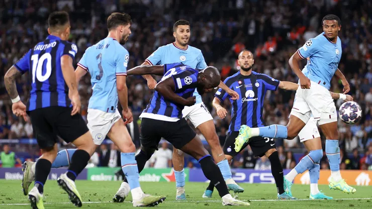 Romelu Lukaku se perdió un gol solo ante el arquero y le negó otro a un compañero que pudo ser el empate contra Manchester City en la final de Champions League.