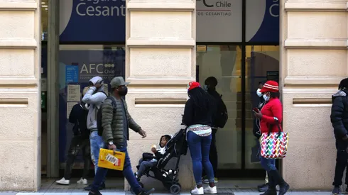 Conoce las ayudas que puedes recibir como cesante en Chile.