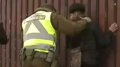 VIDEO: Joven intenta engañar a Carabineros tras manejar sin licencia