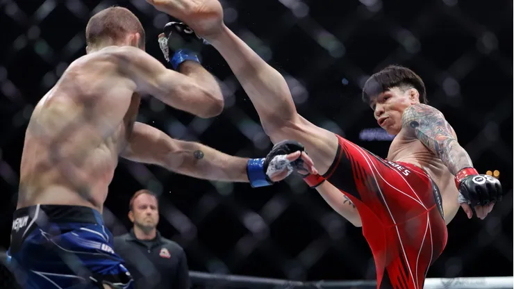 Ignacio Bahamondes va por su cuarto triunfo en el UFC este sábado.