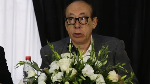 Alfredo Stöhwing no volvió feliz desde Buenos Aires. Colo Colo perdió 1-0 frente a Boca Juniors en La Bombonera.