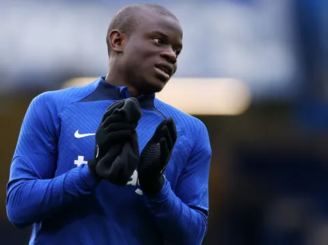 Kanté es agarrado por los millones de las grúas árabes