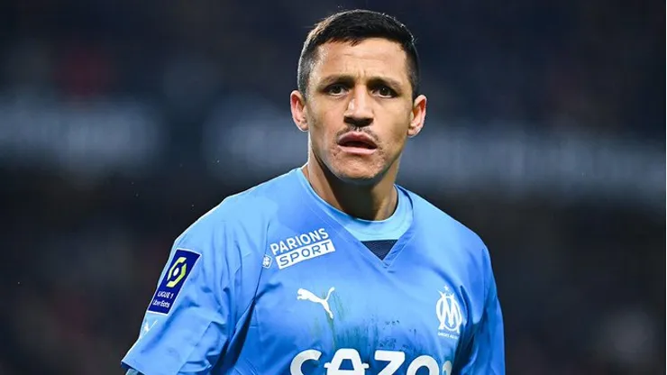 Alexis Sánchez le dice que no al fútbol Árabe.