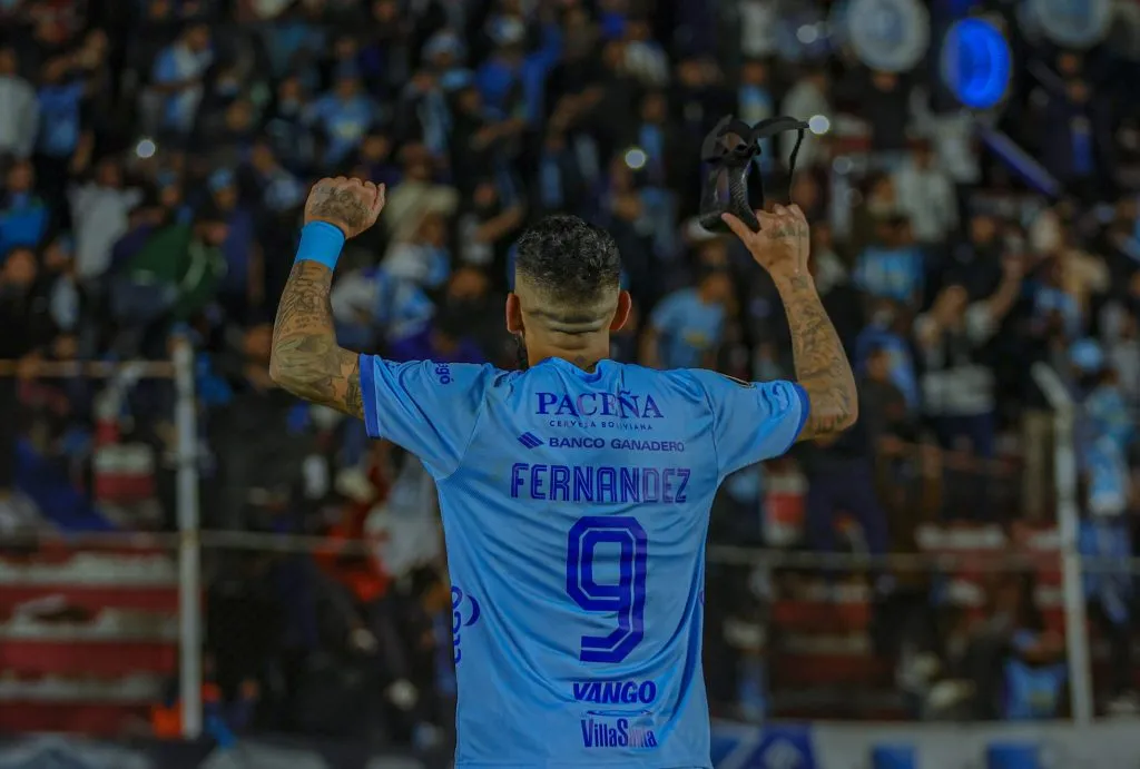 El delantero chileno festeja la clasificación en Copa Libertadores: Foto: Bolívar.