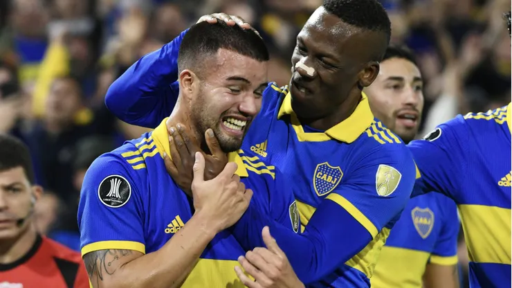 Boca Juniors pasa arriba de Colo Colo.