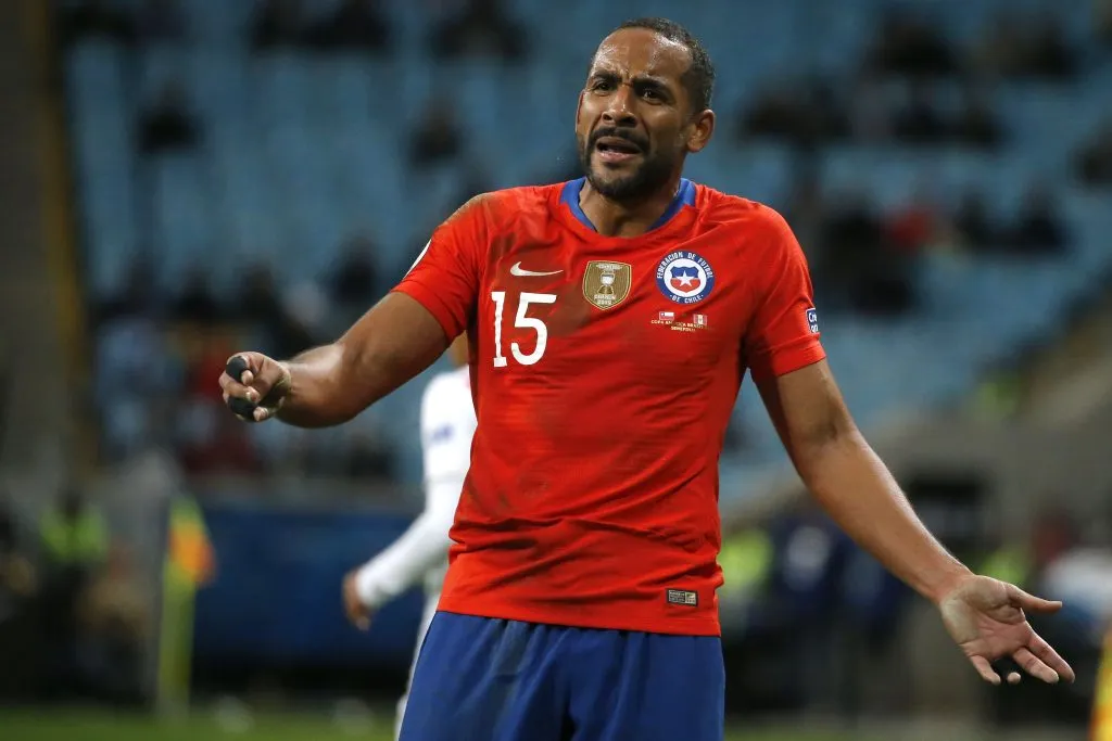 Jean Beausejour con la camiseta de la selección chilena. (Andrés Piña/Photosport).