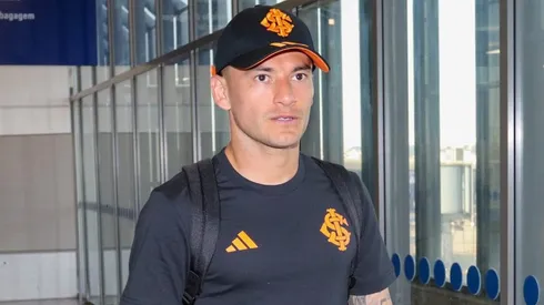 Charles Aránguiz viajó con el plantel de Inter de Porto Alegre para el duelo con Nacional.