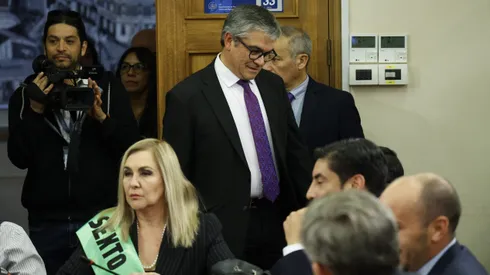 Valparaiso, 5 de junio de 2023. El ministro de hacienda Mario Marcel y la diputada Pamela Jiles participan de la comision de constitucion de la Camara de Diputados en la que se discute el proyecto de sexto retiro. Raul Zamora/Aton Chile