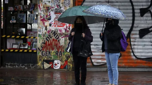 Revisa cuándo va a llover en Santiago esta semana según la DMC.
