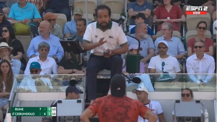 Un juez de silla igualito a Jean Beausejour fue protagonista de un escándalo en el duelo entre Rune y Cerúndolo en Roland Garros.