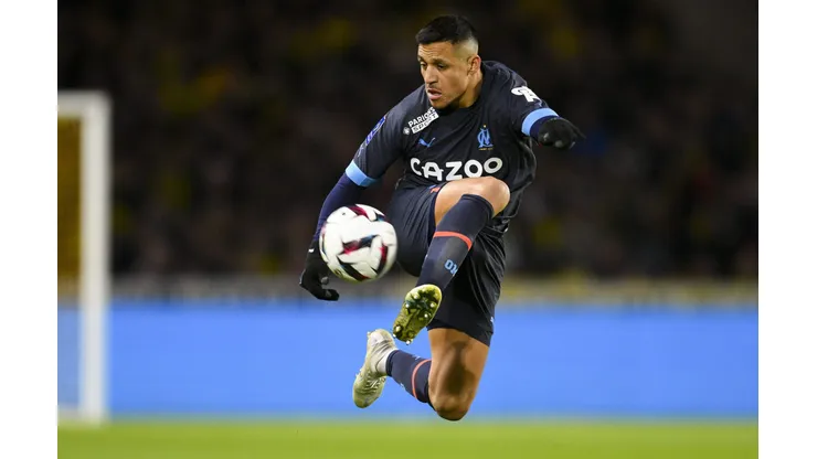 Alexis Sánchez recibe el cariño de la dirigencia del Marsella