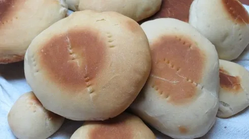 Receta de pan amasado casero: Cocina chilena.