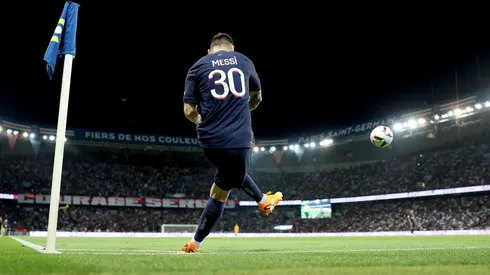Pifias para Messi en su último partido con el PSG.