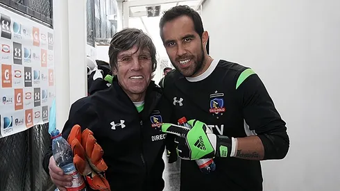 Formador de Claudio Bravo le presta ropa por las vacaciones.
