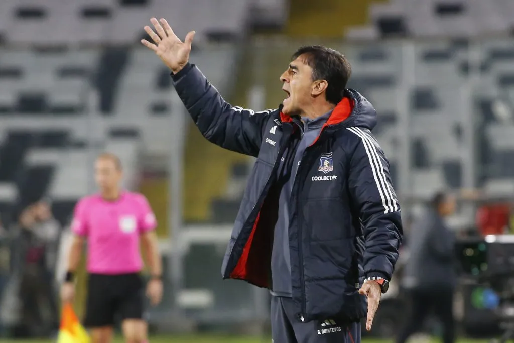 Gustavo Quinteros plantea los objetivos para Colo Colo en el mercado de pases (Marcelo Hernandez/Photosport).