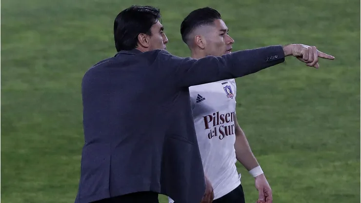 Gustavo Quinteros se refirió a la salida de Óscar Opazo, mientras se define su regreso a Colo Colo.