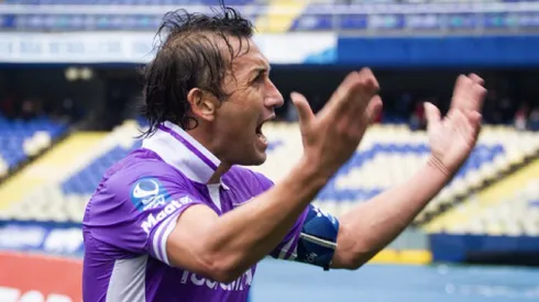 Gabriel Vargas lanza emotivo mensaje a niños de su escuela.