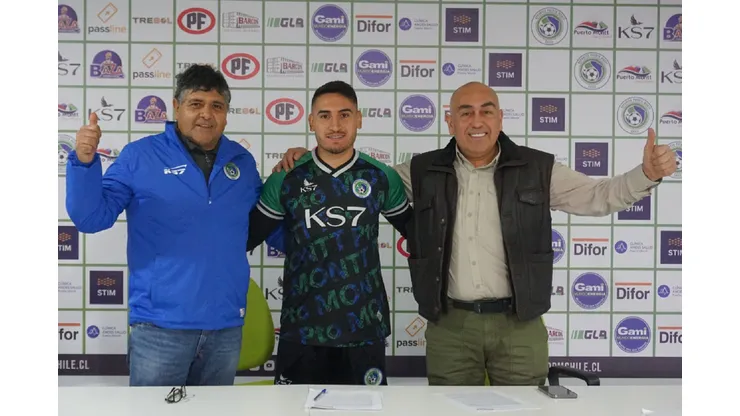 Felipe Barrientos posa con la camiseta de Deportes Puerto Montt. Casi no tuvo acción en Coquimbo Unido durante el primer semestre.