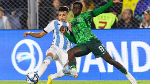 Tomás Avilés jugó dos partidos por Argentina en el Mundial Sub 20. En uno fue expulsado y en el otro, dejó mucho espacio para un gol rival.