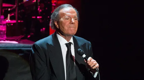 Julio Iglesias.