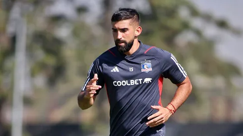 El defensor argentino comienza su vuelta al primer equipo de Colo Colo.