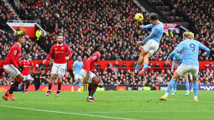 Manchester United y Manchester City se enfrentan en Wembley.
