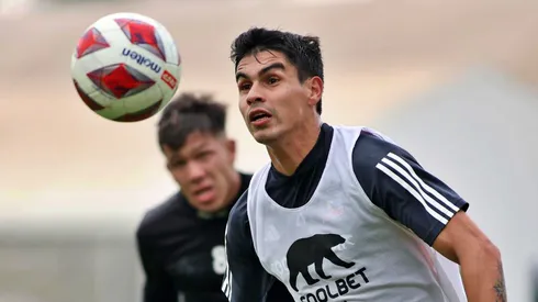 Erick Wiemberg dijo presente en la defensa alba ante Santiago City.