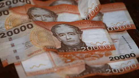 ¿Cuándo aumenta el sueldo mínimo en Chile y a cuánto llega?