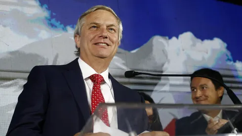 Kast y Matthei lideran las preferencias