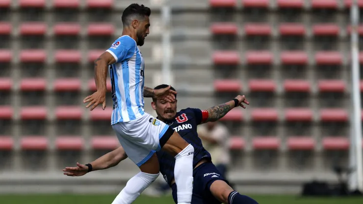 Joaquín Larrivey vivió un duelo especial ante Universidad de Chile.