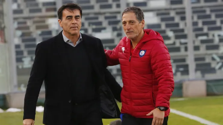 Quinteros saca al baile a Mario Salas por llamado en plena conferencia
