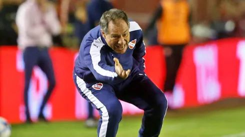 Holan ganó una Copa Sudamericana con Independiente.