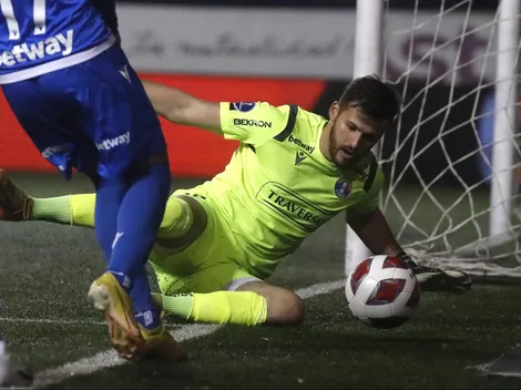 ¡Un chileno brilla! Arquero de Audax es top 3 en listado del CIES