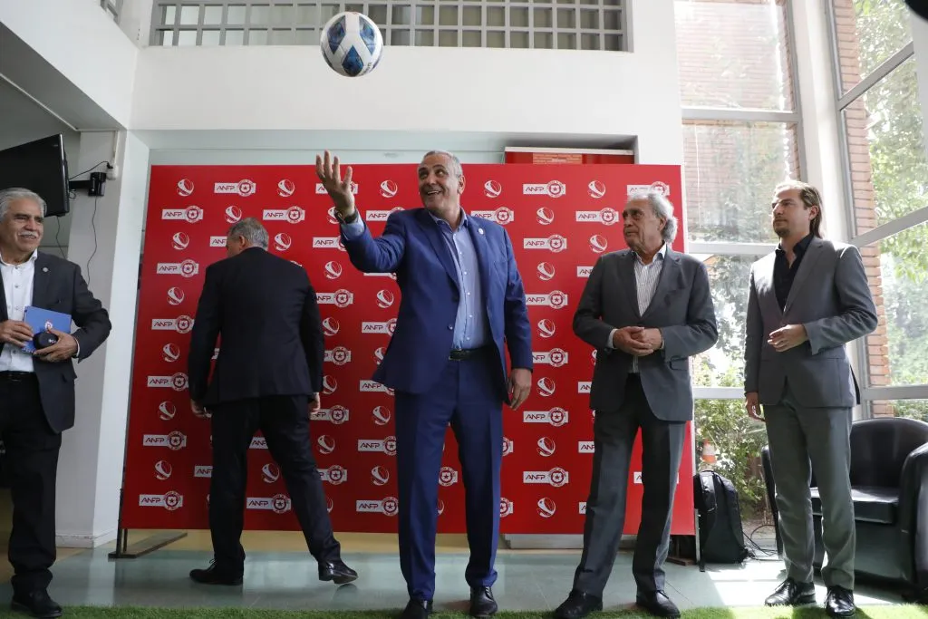 Santiago, 8 de noviembre de 2022.
Presidentes de clubes deportivos profesionales se renen para elegir al nuevo Presidente del balompi chileno
 

Dragomir Yankovic/Photosport