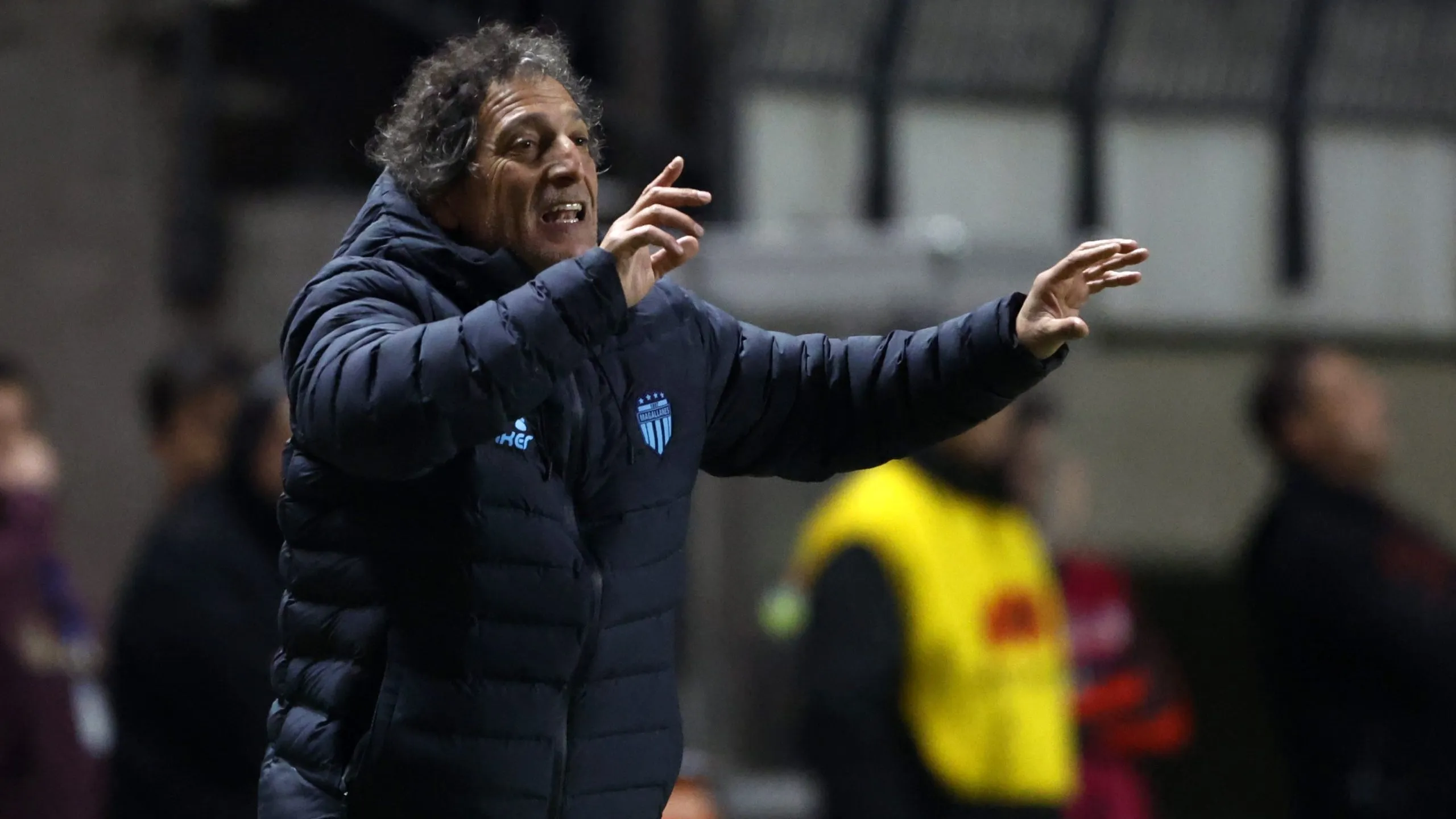 Mario Salas dirigirá su 8° partido en Magallanes: será ante Universidad de Chile. (Andrés Piña/Photosport).