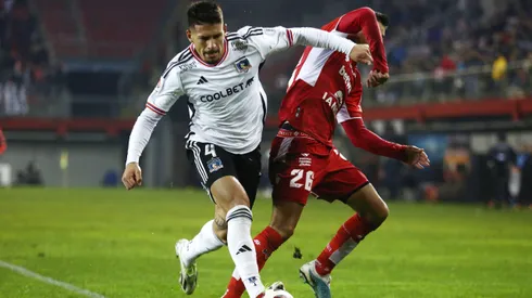 Alan Saldivia tuvo un duelo mano a mano con Ismael Sosa en el empate entre Ñublense vs. Colo Colo.