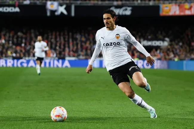 Edinson Cavani anotó apenas siete goles en su paso por el Valencia. | Foto: Getty Images.