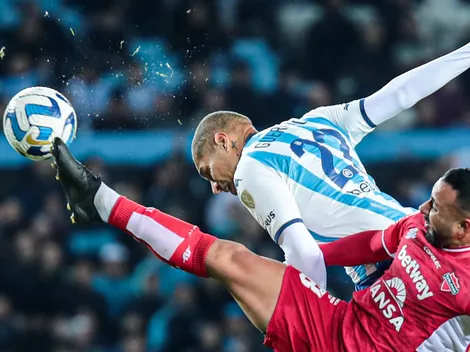 Paolo Guerrero le sale hasta en la sopa a Ñublense